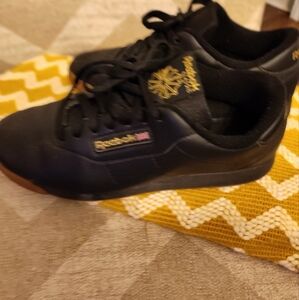 Classic black Reebok